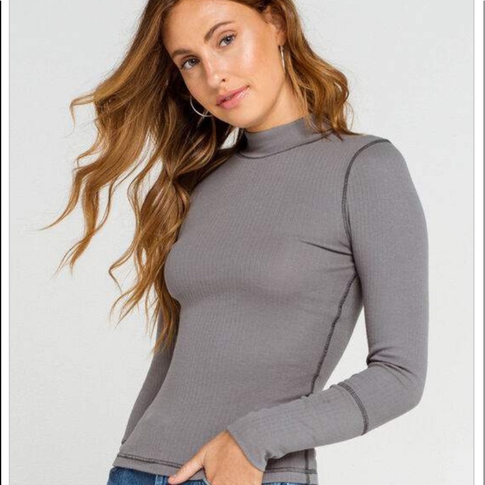 Free people Turtle Neck women’s size XS